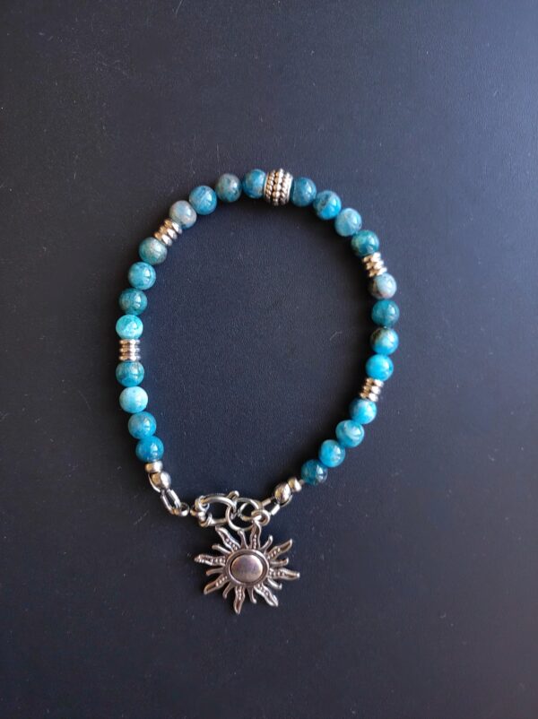Bracelet Apatite (6 mm), entretoises et breloque soleil