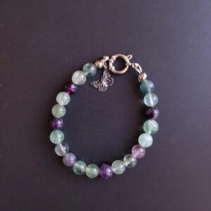 Bracelet Fluorite (8 mm) et breloque papillon