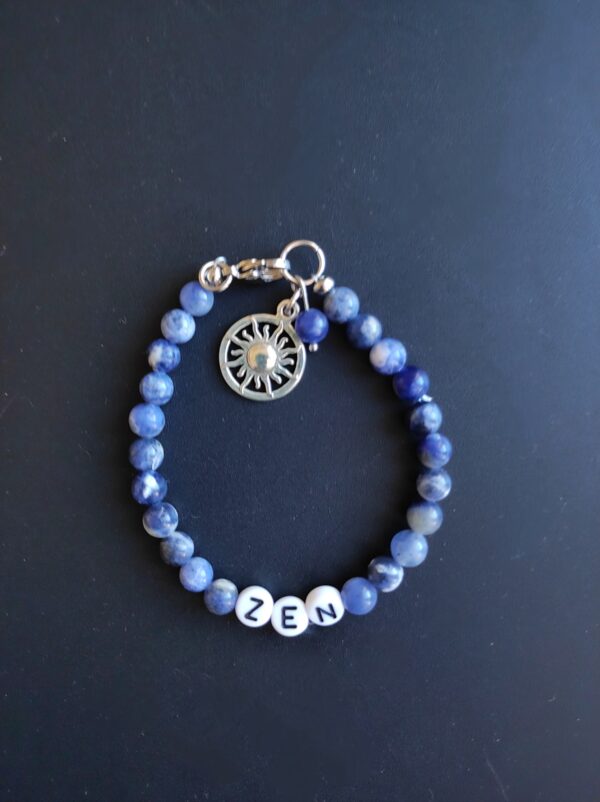 Bracelet Zen en Sodalite (6 mm) et breloque soleil