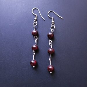 Boucles d'oreilles pendantes Grenat (perle naturelle en 7 mm)