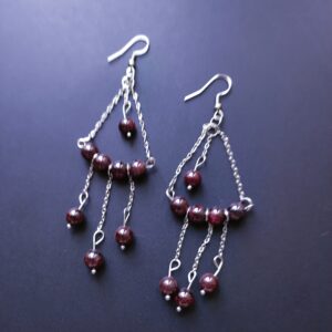 Boucles d'oreilles pendantes Grenat (perle naturelle en 7 mm) et chaîne acier inoxydable