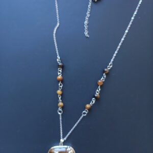 Chaîne acier inoxydable, perles œil de tigre (6 mm) et pendentif cœur œil de tigre fleur