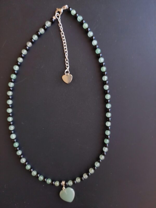Collier Aventurine verte et Onyx (4 mm) et pendentif cœur Aventurine verte