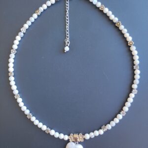 Collier Howlite (6 mm) et pendentif cœur Howlite