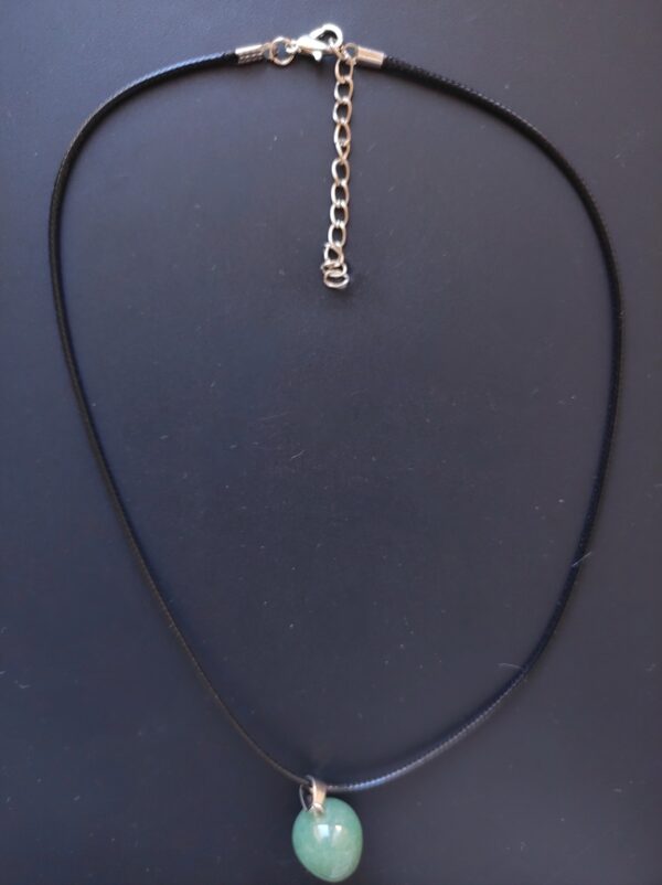 Collier cordon et pendentif cône Aventurine verte