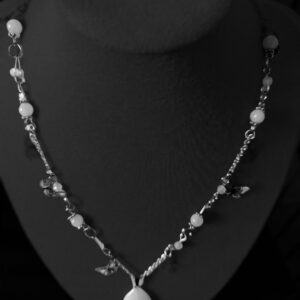 Chaîne et perles naturelles d'Aigue-marine + Pendentif Calcédoine
